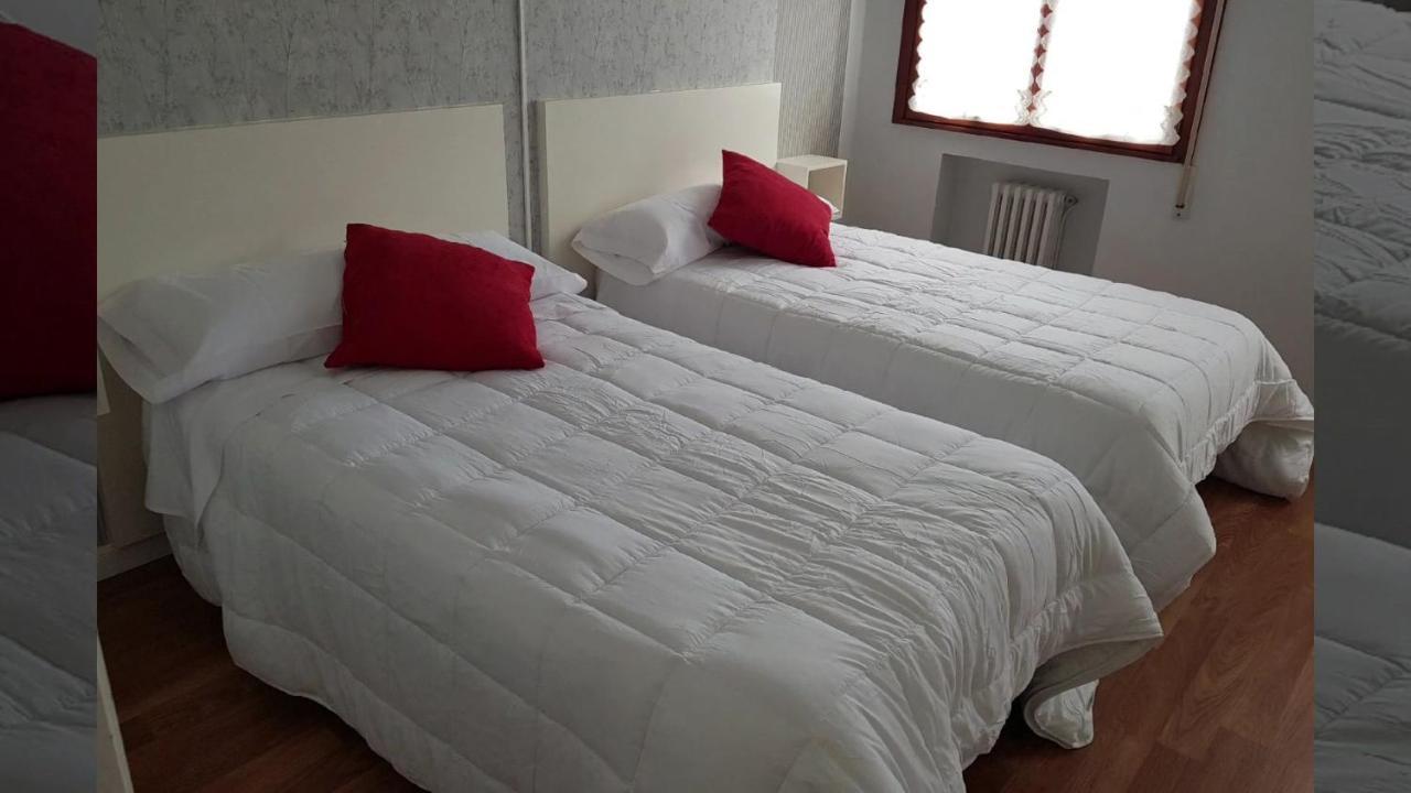 Apartamentos Halcon Ribadeo Extérieur photo